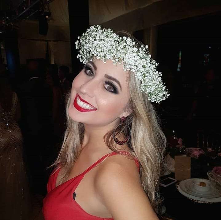 Thays E.