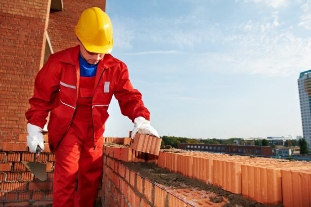 TÉCNICO AUXILIAR EN ALBAÑILERÍA Y CONSTRUCCIÓN