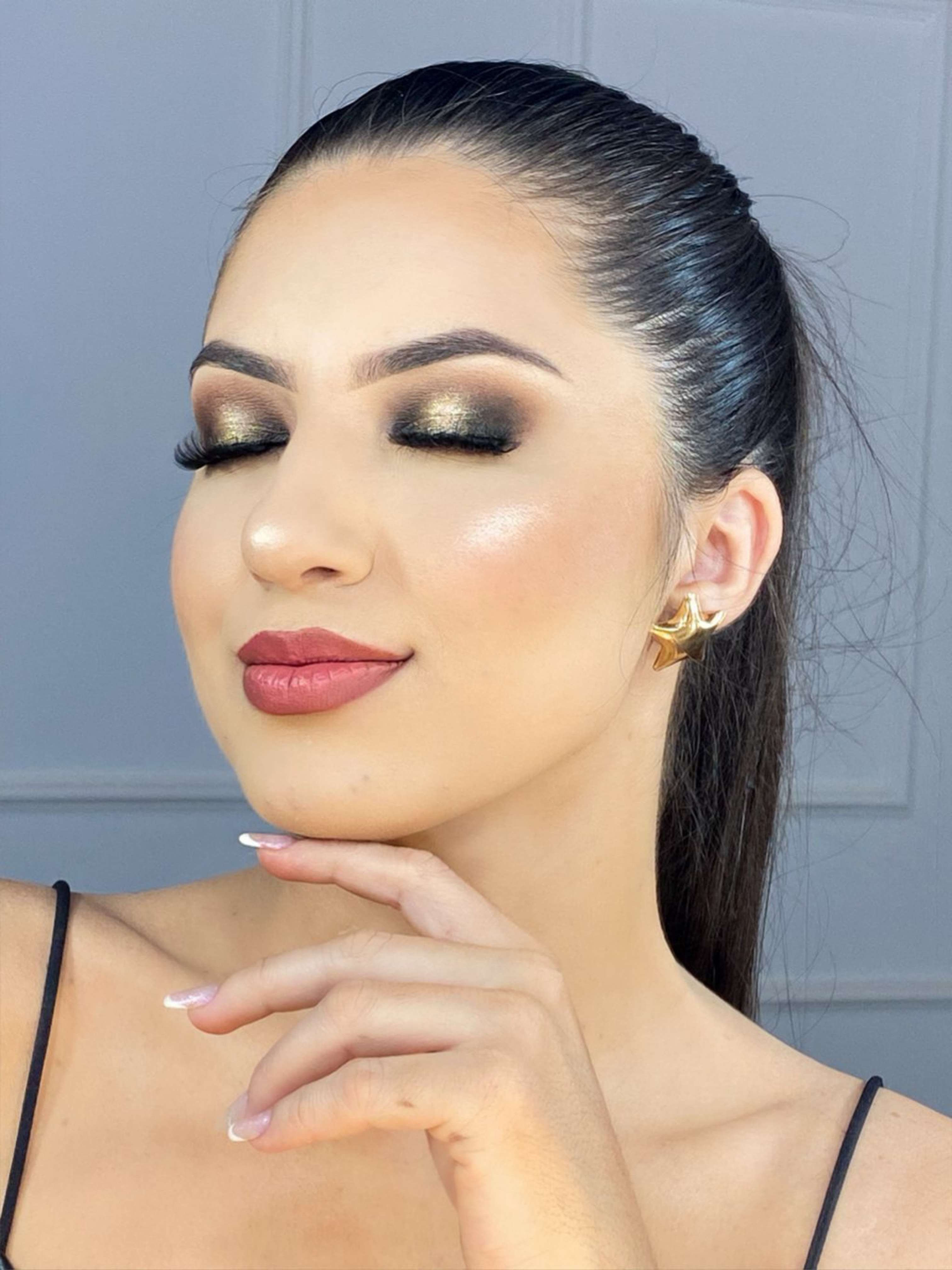 DESCOMPLICANDO A MAQUIAGEM descomplicando-a-maquiagem