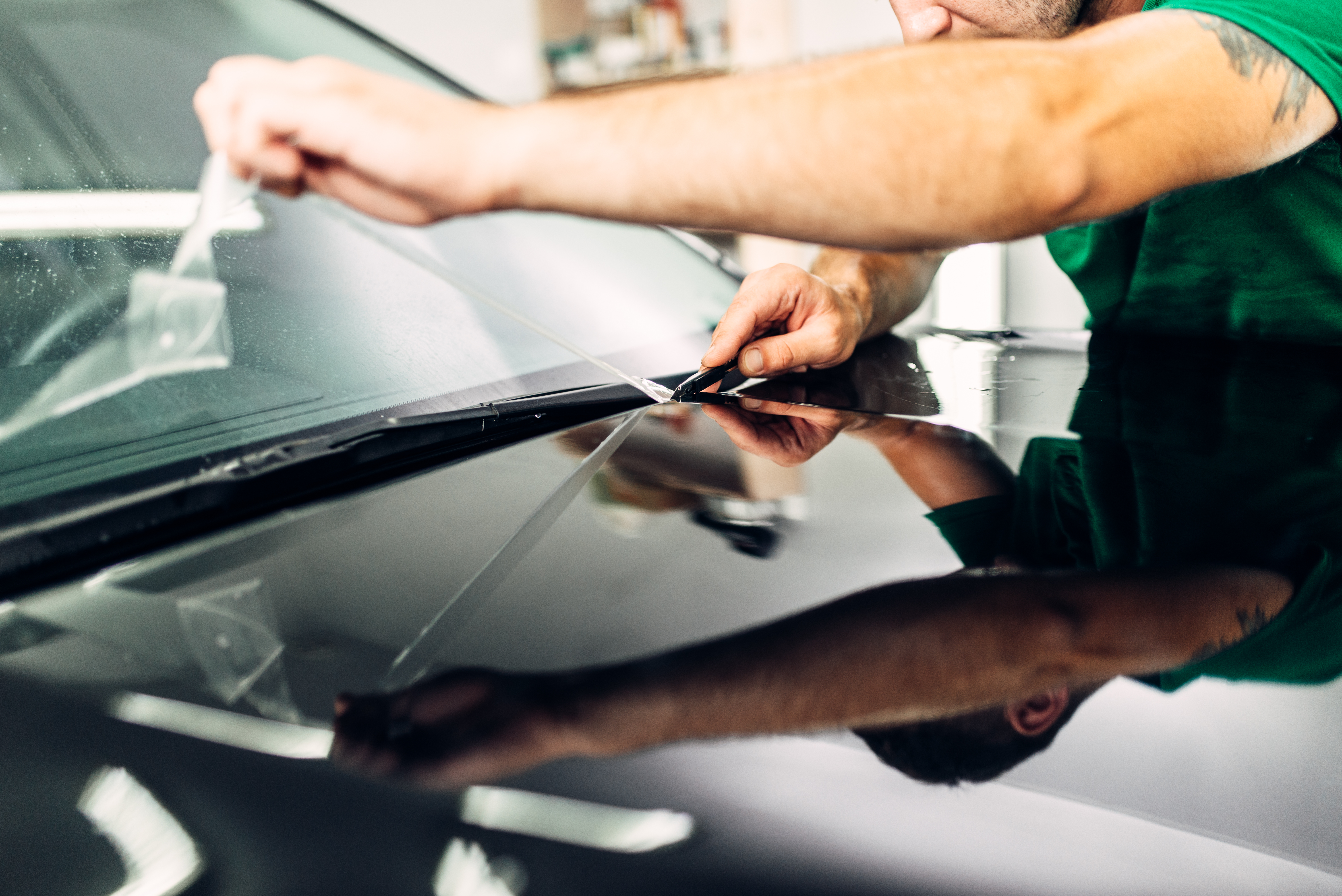 Imagem de capa para o Curso online Curso de Instalação de Película Automotiva e Arquitetônica