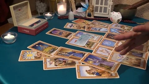 Descubre tu Destino con Tirada de Cartas Gratis Denis Lapierre ☎️