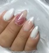 Curso técnico em alongamento de unhas em gel para iniciantes.