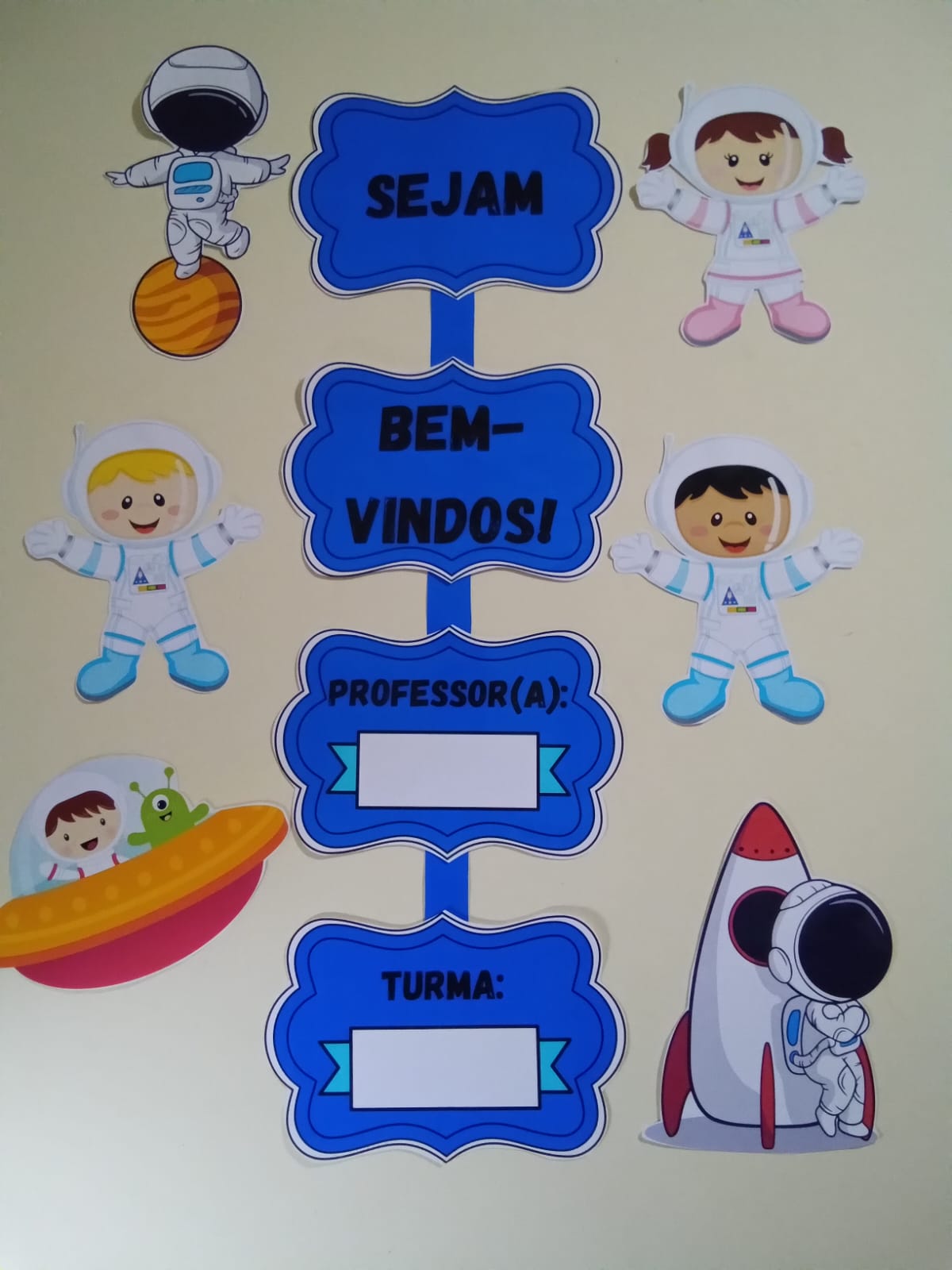 Plaquinha para porta da sala de aula - DIANA FERREIRA DA COSTA | H...
