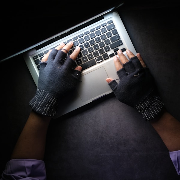 Navegação Segura: Como Evitar Golpes na Internet | Hotmart