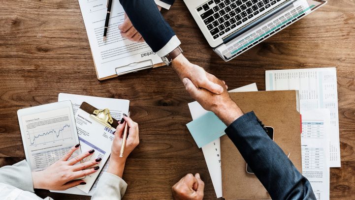 Imagem de capa para o Ebook Contratos Para Diversas Empresas