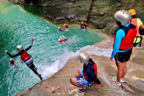 INSTRUCTOR Y GUÍA DE ACTIVIDADES FÍSICO-DEPORTIVA EN MEDIOS NATURALES, AGRESTES Y PELIGROSOS