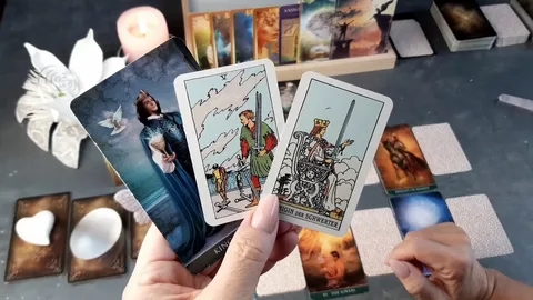 Descubre tu Destino con Géminis ♊: Lecturas de Tarot Especializadas...