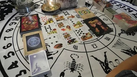 Tirada De Tarot Arcanos: Descubre tu Destino con Profesionales del ...