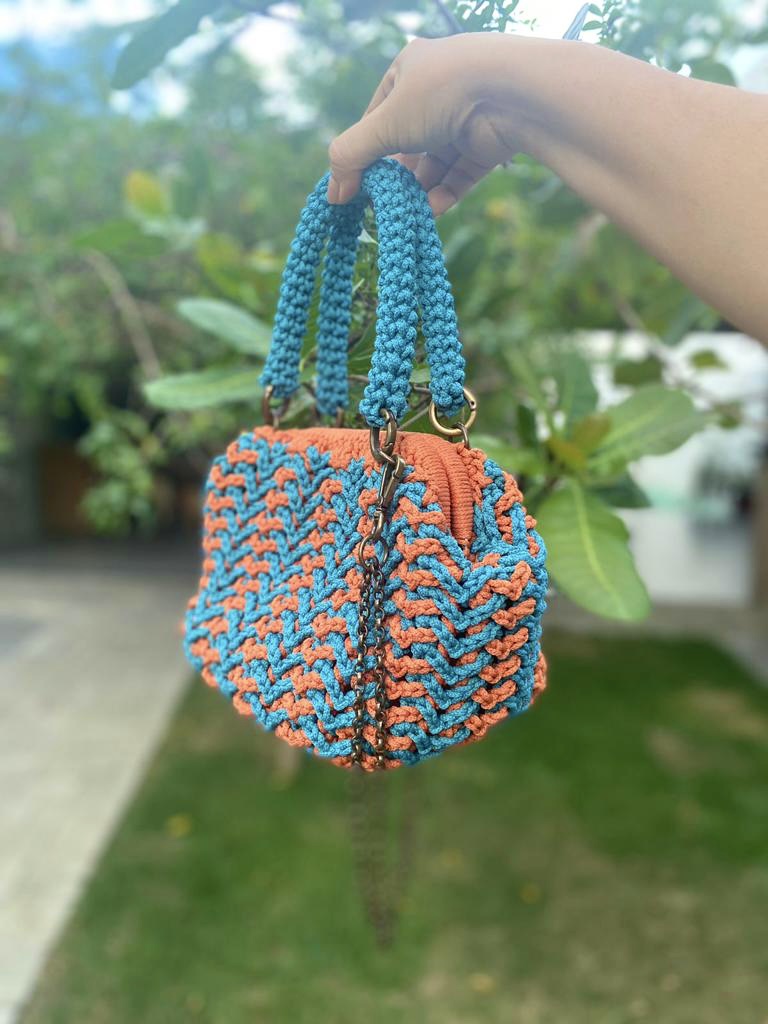Imagem de capa para o Curso online Curso Bolsa Melanie - Interlocking Crochê