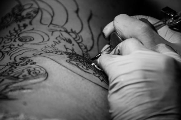 APRENDENDO A TATUAR DO ZERO (SEM ENROLAÇÃO)
