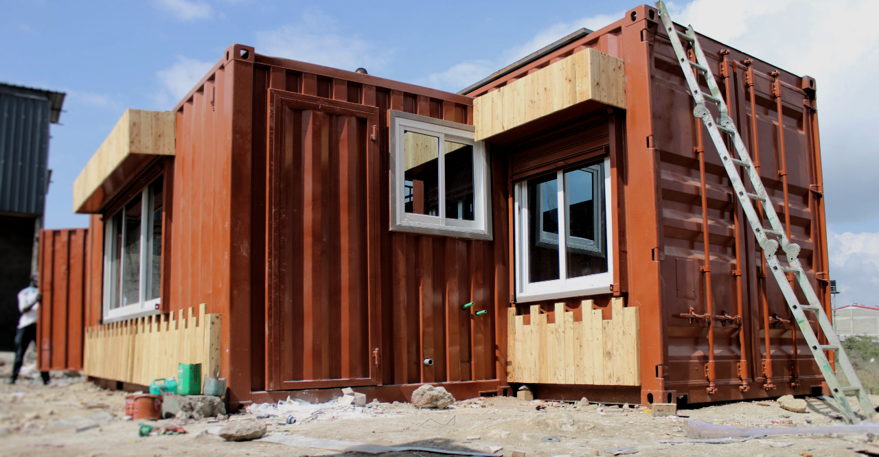 DISEÑO Y CONSTRUCCIÓN DE VIVIENDAS EN CONTAINERS – CONTENEDORES
