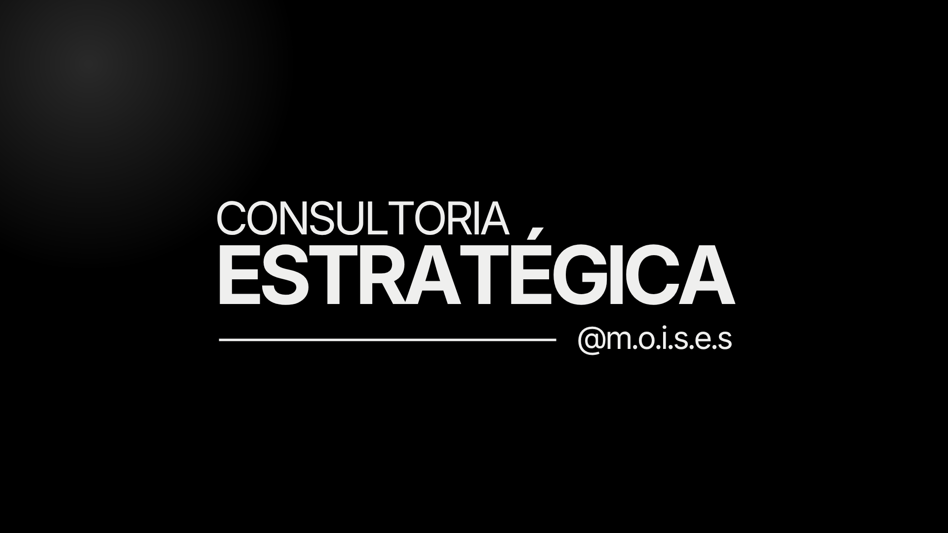 Moisés Cassiano, consultor estratégico em preto e branco