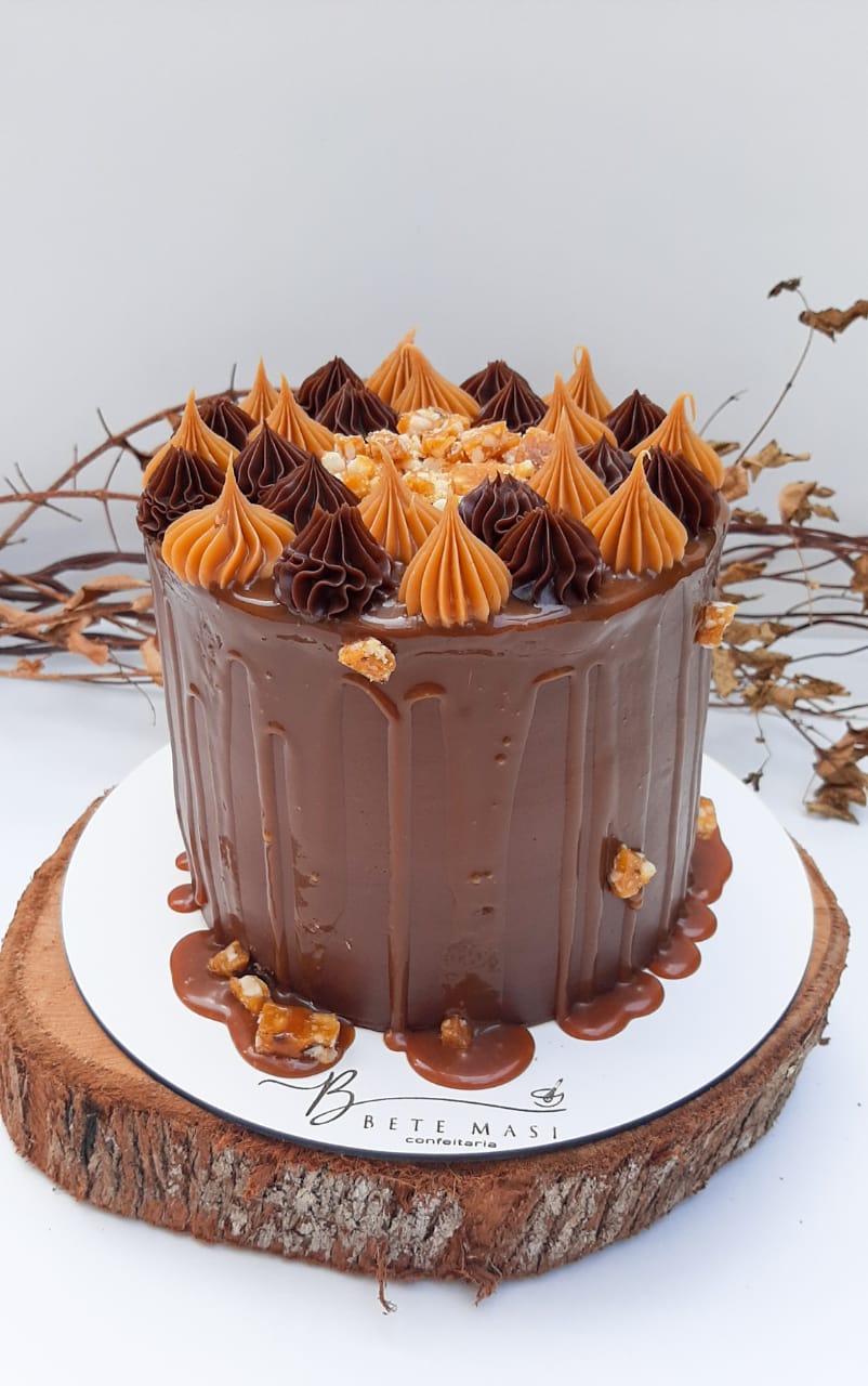 Imagem de capa para o Ebook Meu Bolo de Chocolate e Caramelo