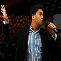 Douglas Carvalho