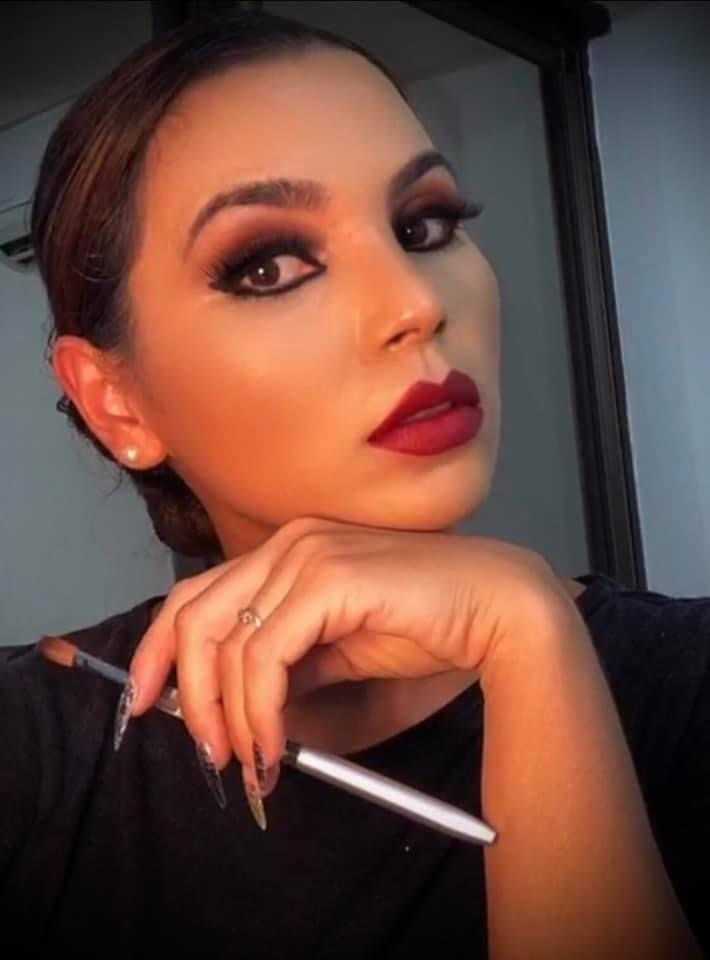 Ester Costa nail designer 